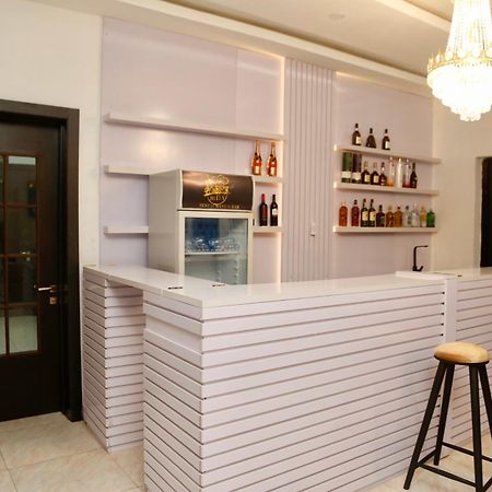 247 Luxury Hotel & Apartment Ajah 莱基 外观 照片