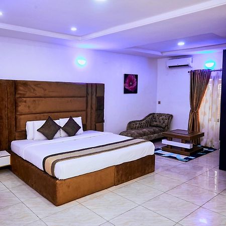 247 Luxury Hotel & Apartment Ajah 莱基 外观 照片