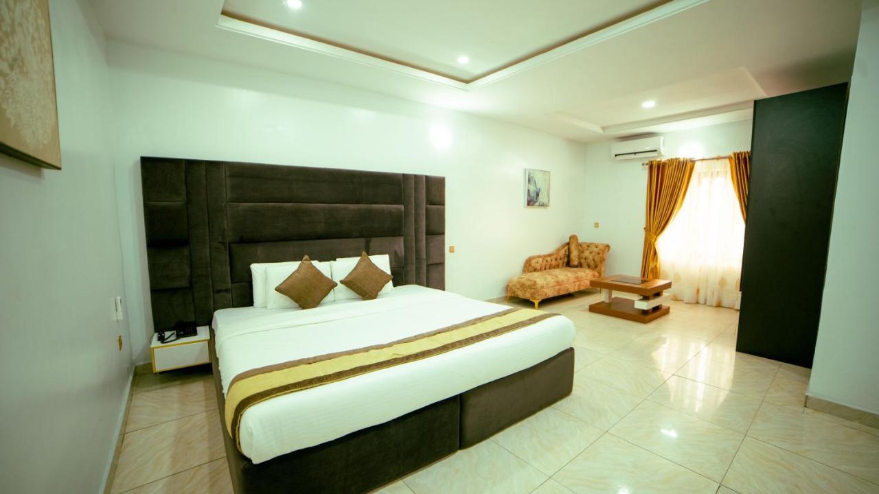 247 Luxury Hotel & Apartment Ajah 莱基 外观 照片