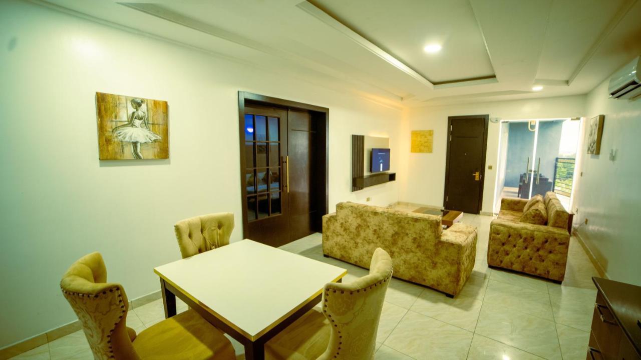 247 Luxury Hotel & Apartment Ajah 莱基 外观 照片