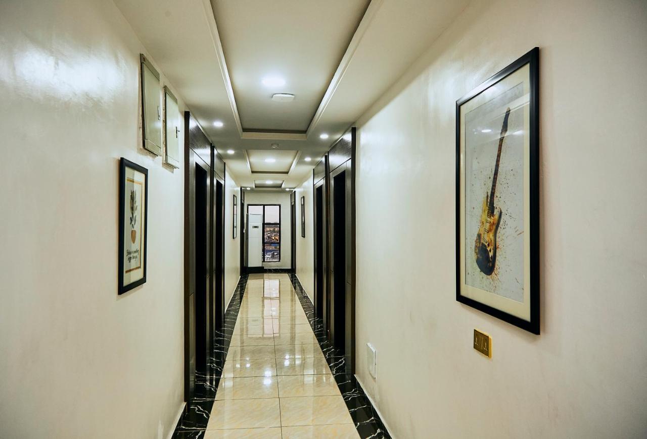 247 Luxury Hotel & Apartment Ajah 莱基 外观 照片