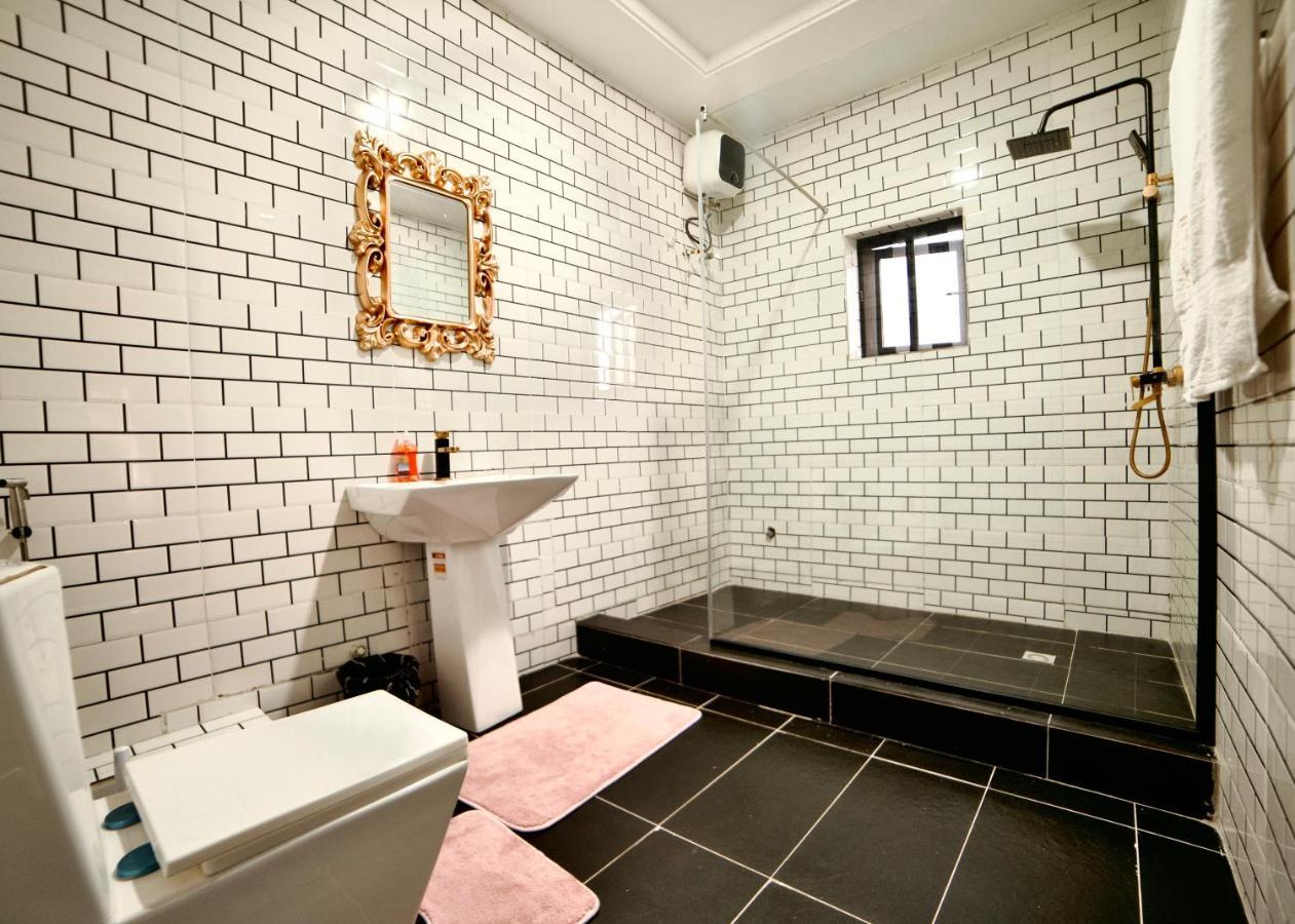 247 Luxury Hotel & Apartment Ajah 莱基 外观 照片