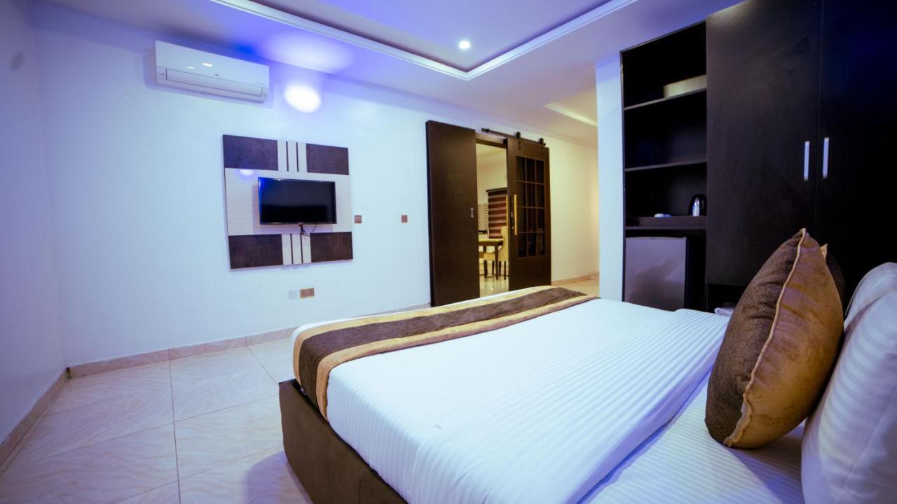 247 Luxury Hotel & Apartment Ajah 莱基 外观 照片