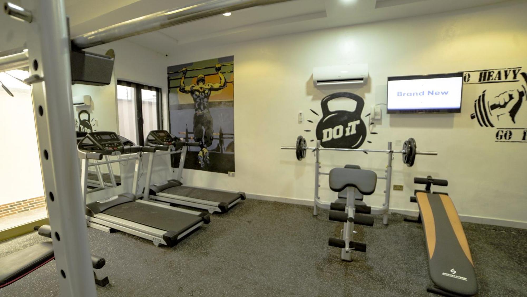247 Luxury Hotel & Apartment Ajah 莱基 外观 照片