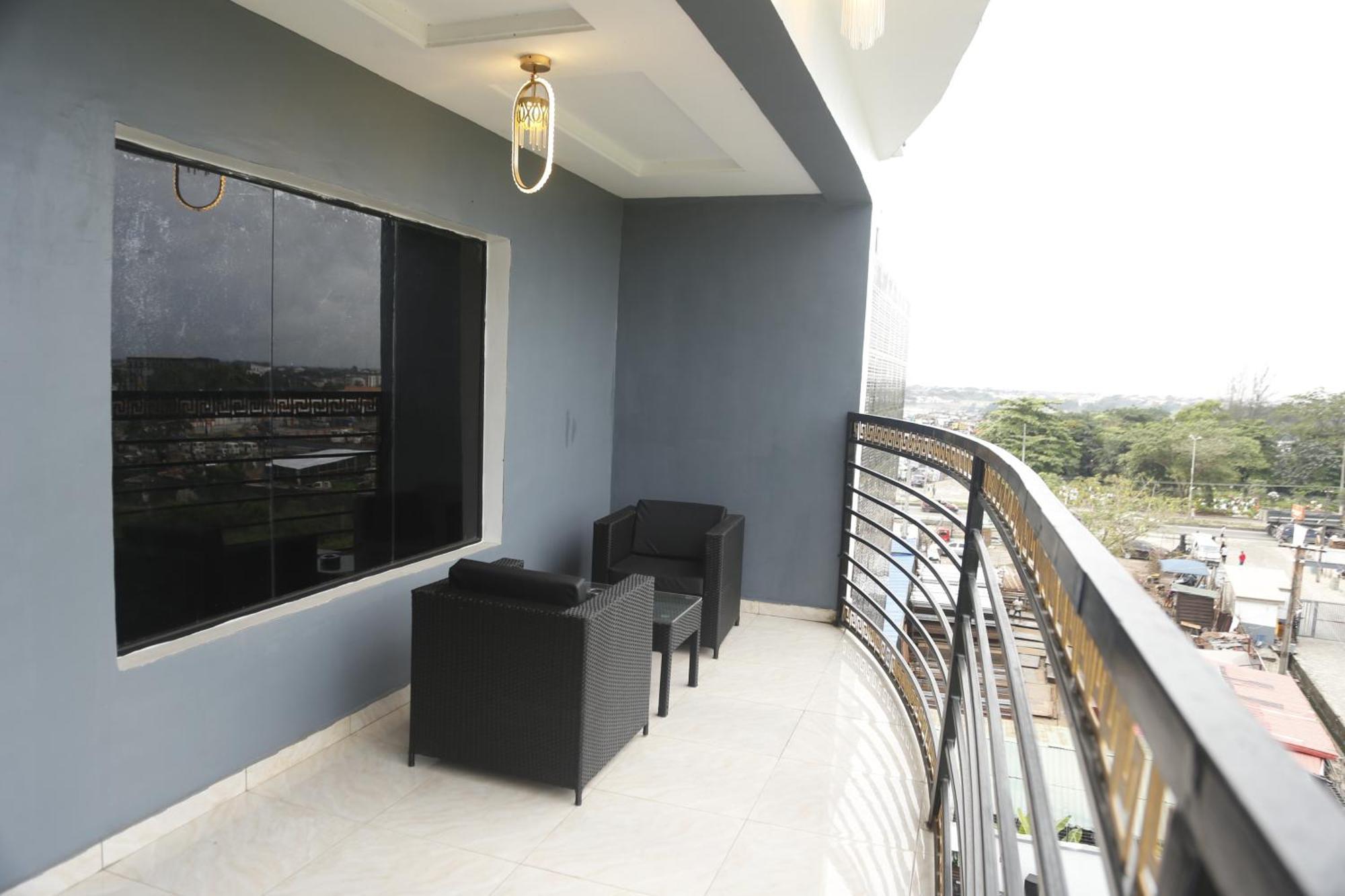 247 Luxury Hotel & Apartment Ajah 莱基 外观 照片